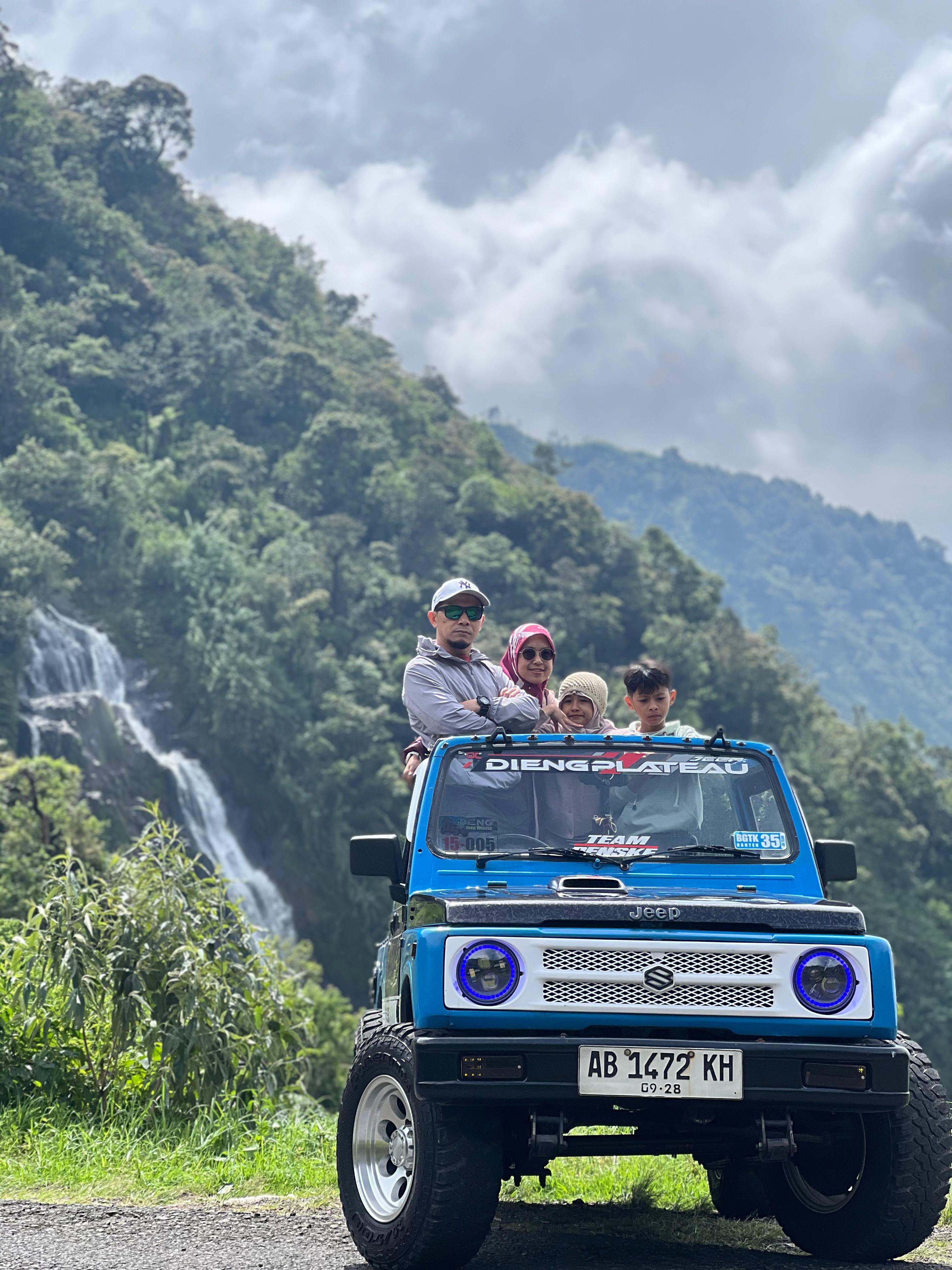 Perjalanan jeep wisata Dieng Plateau