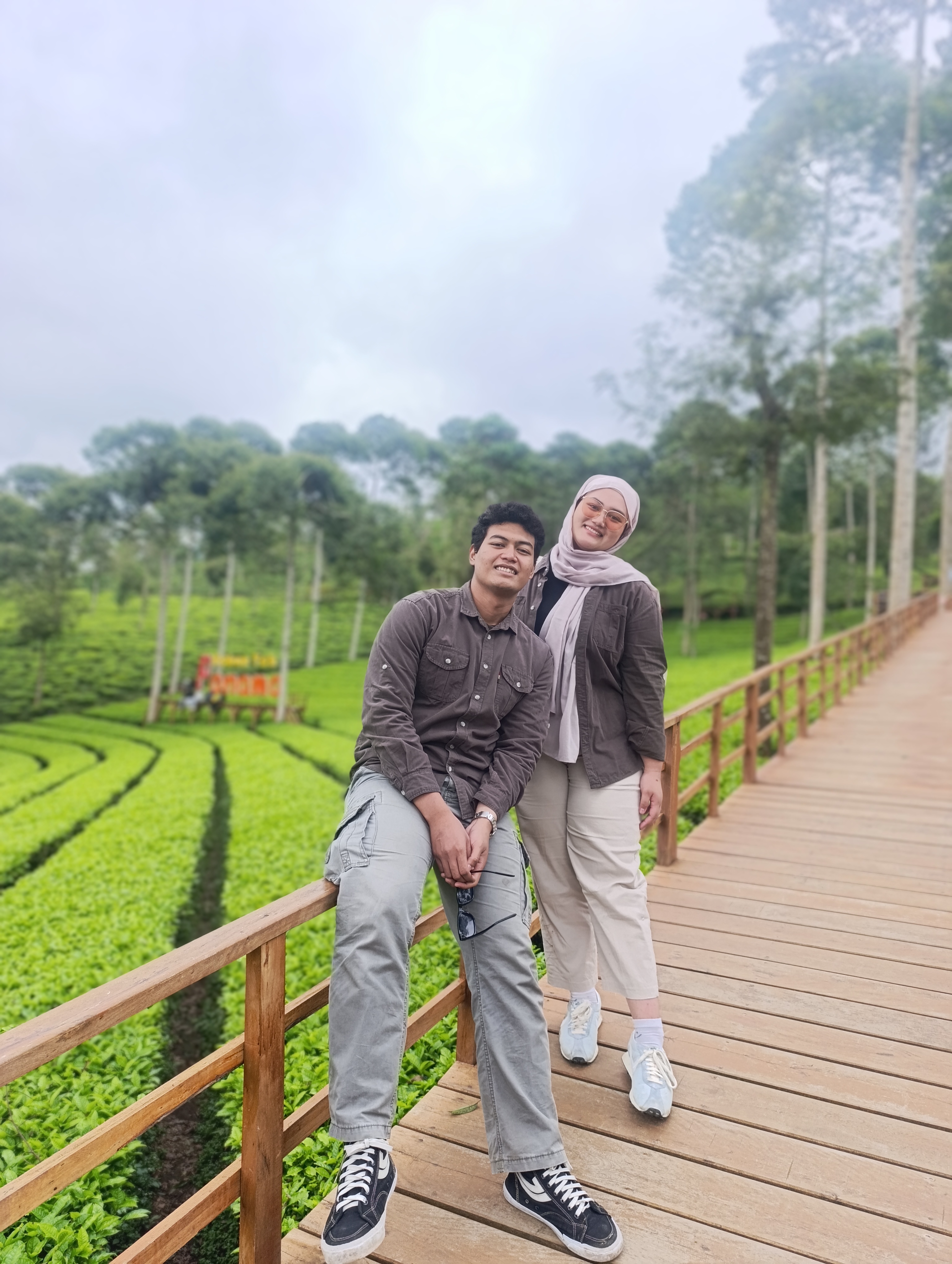 Wisata rombongan menggunakan jeep wisata Dieng Plateau