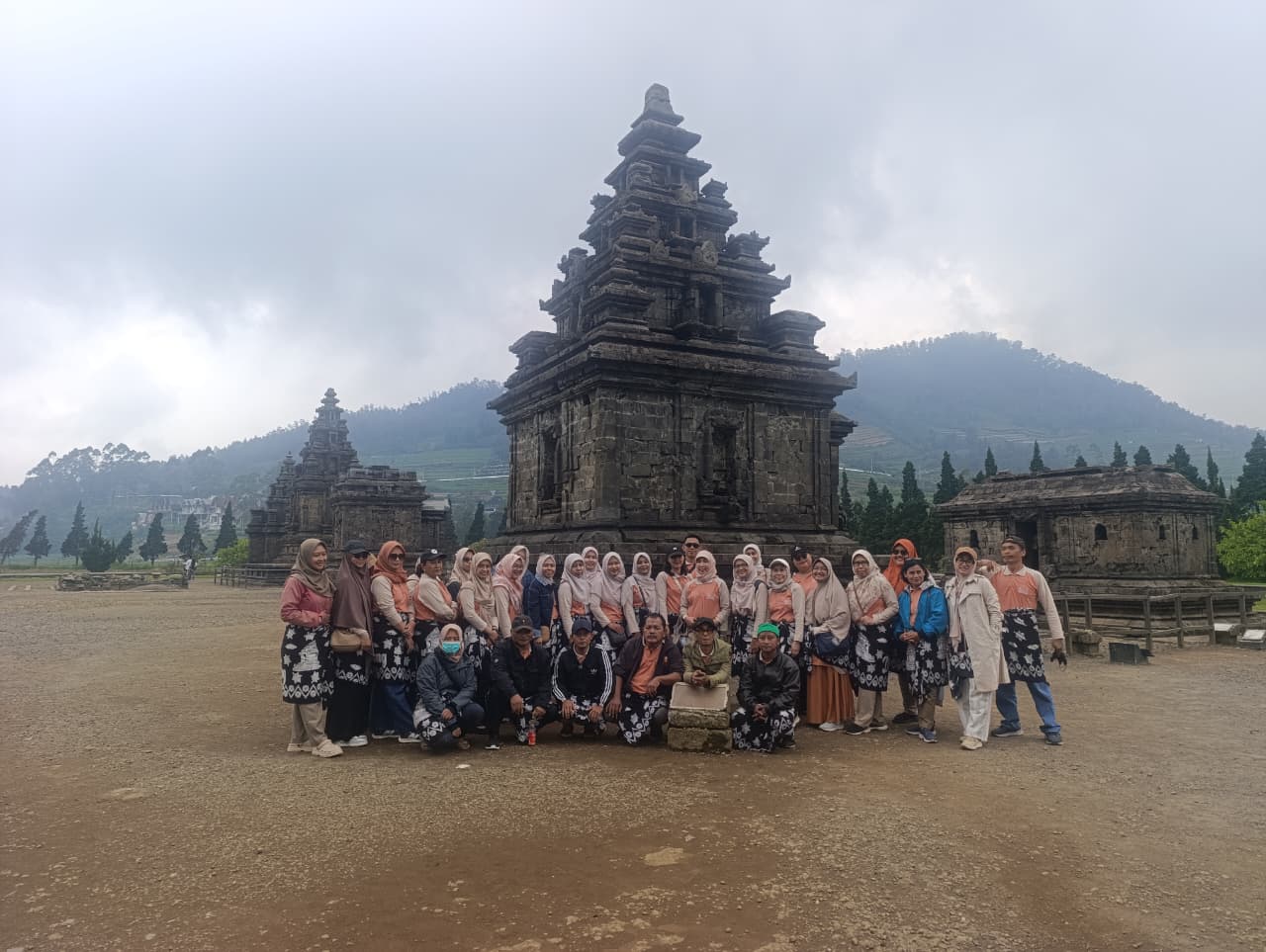 Paket wisata Jeep Dieng Plateau